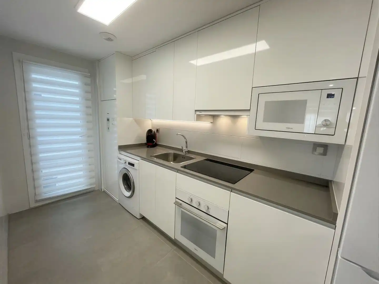 Cuina de Pis en venda en Motril amb Terrassa, Traster i Moblat