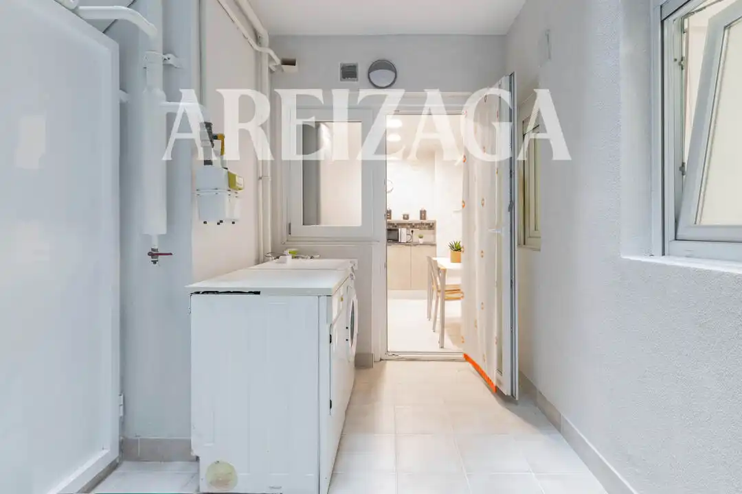 Cocina de Piso en venta en Donostia - San Sebastián  con Calefacción, Terraza y Balcón