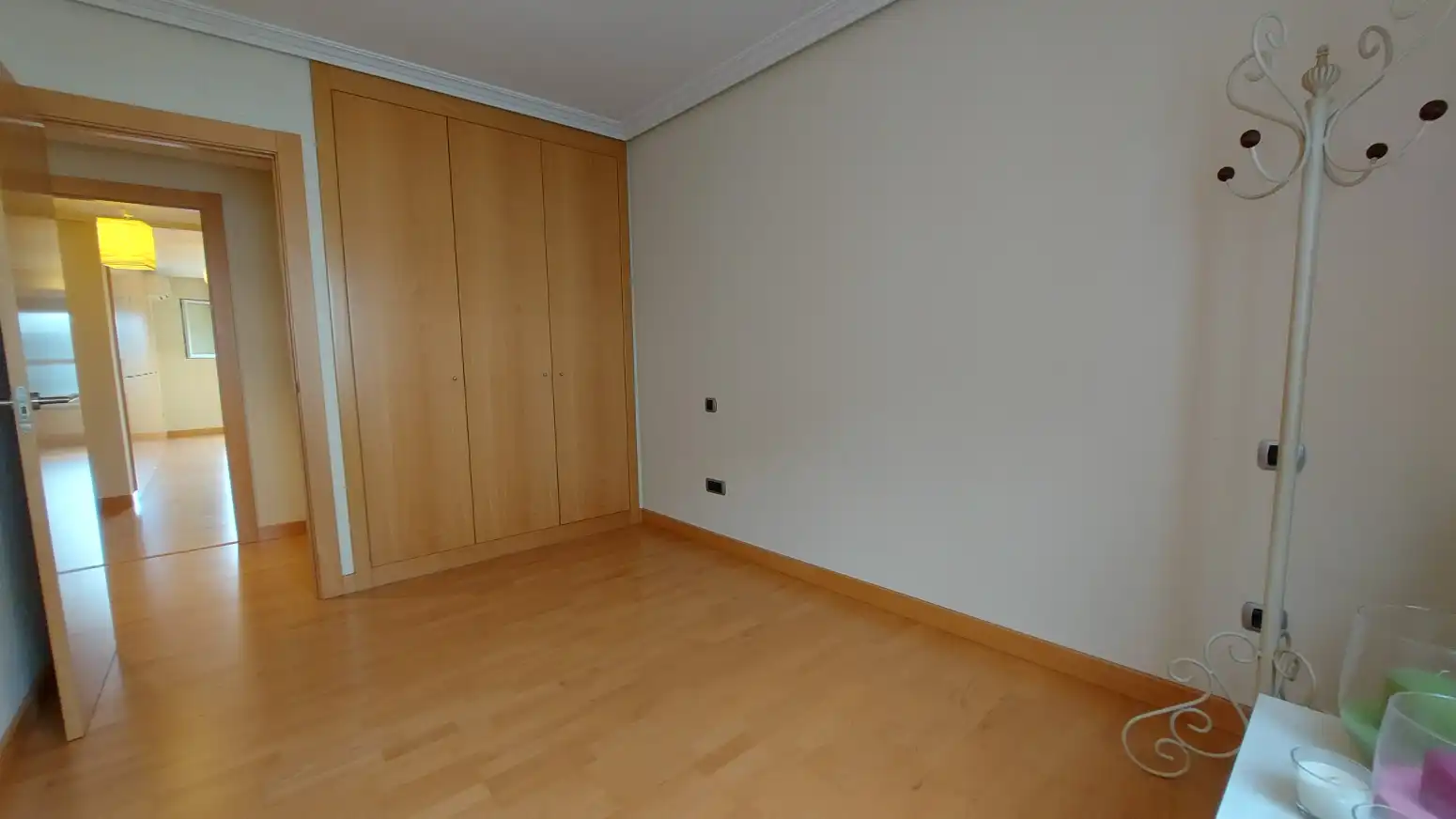 Habitación de Piso en venta en  Logroño con Aire acondicionado, Calefacción y Trastero