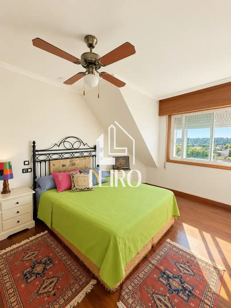 Bedroom of Attic for sale in Meaño, Pontevedra