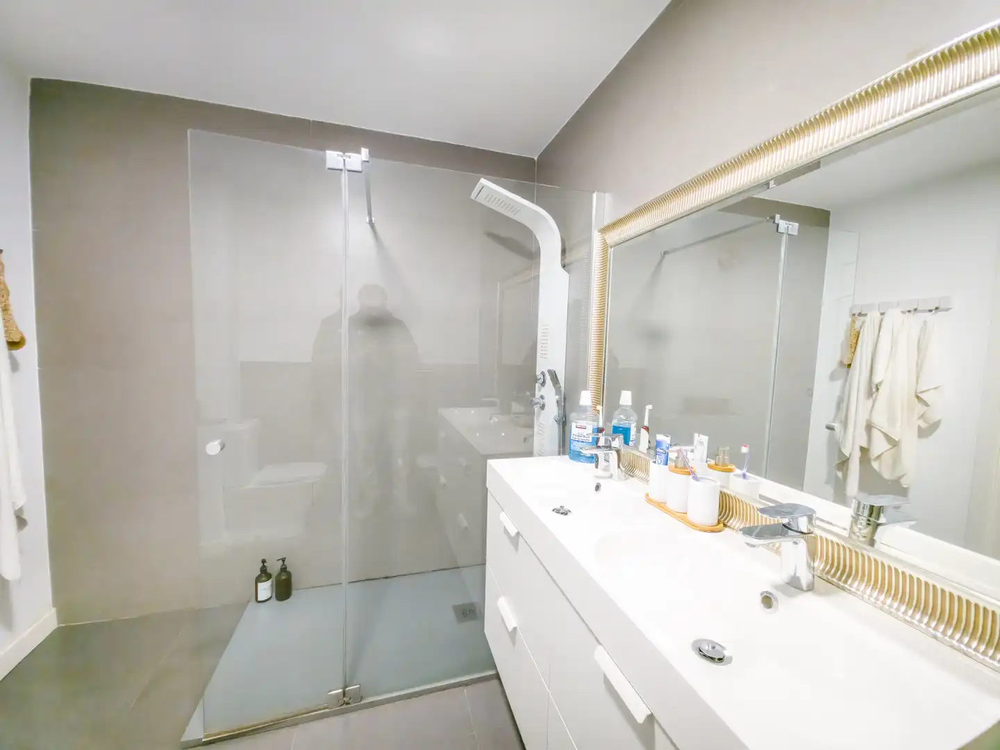 Bathroom of Apartments for sale in Sevilla  with Air Conditioner and Terrace