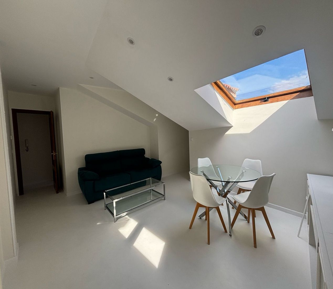 Living room of Flat to rent in Gijón   with Air Conditioner, Heating and Parquet flooring