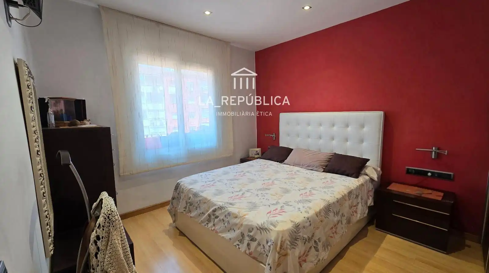 Bedroom of Flat for sale in Barcelona  with Air Conditioner