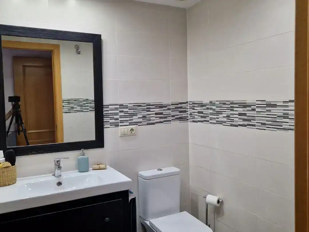 Bathroom of Flat for sale in Benalmádena  with Air Conditioner and Swimming Pool
