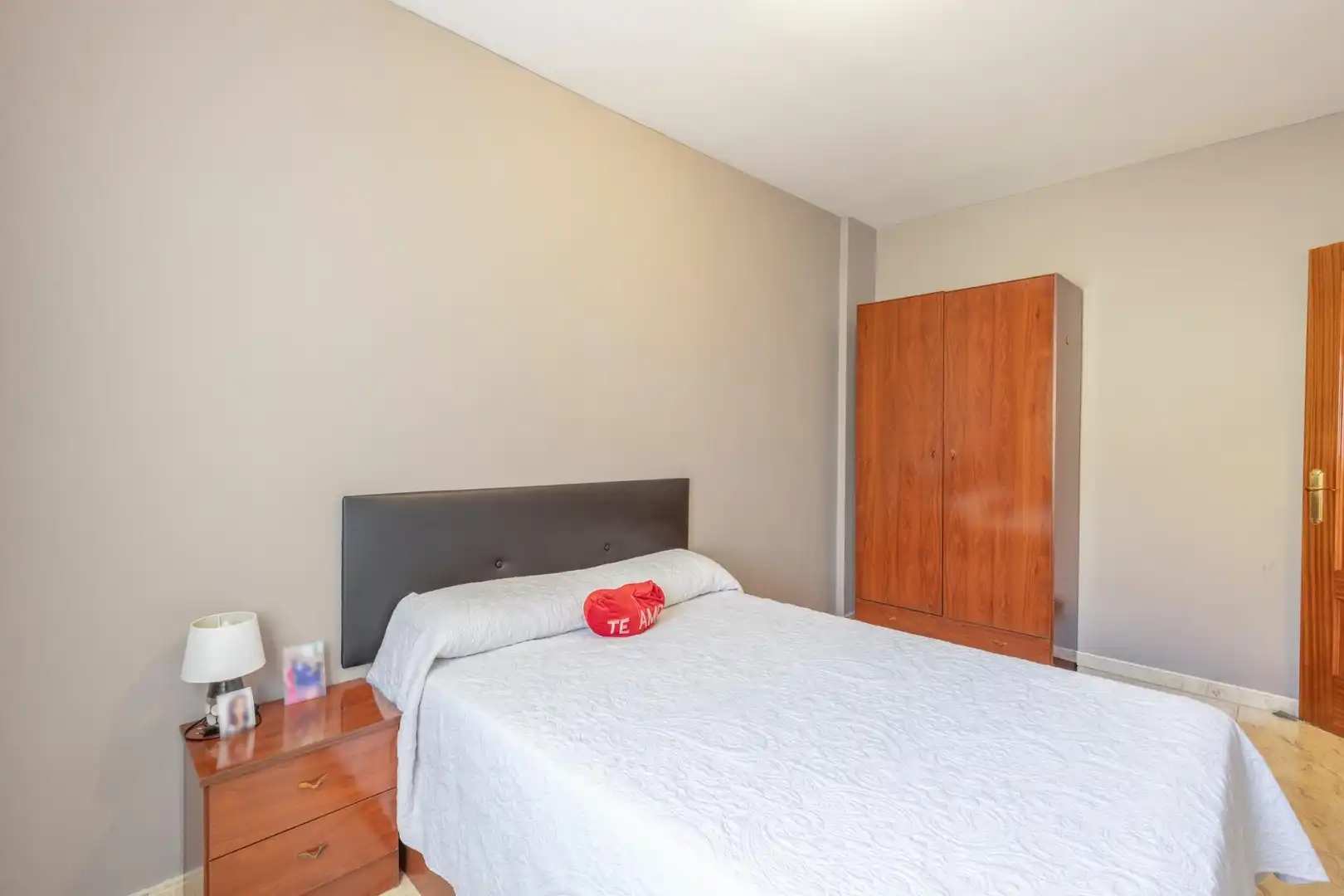 Schlafzimmer von Einfamilien-Reihenhaus zum Verkauf in Chauchina mit Abstellraum und Balkon