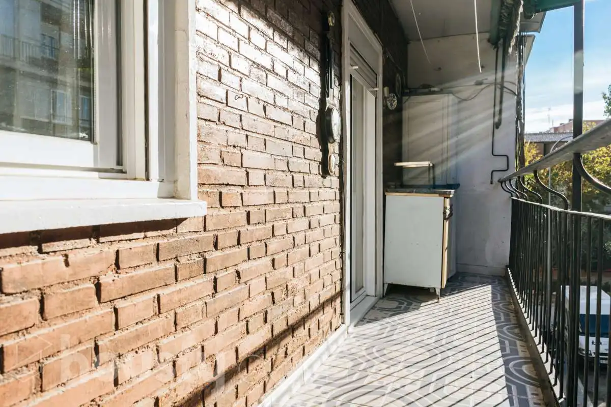 Wohnung zur Miete in Calle de Ochagavia, Valdezarza