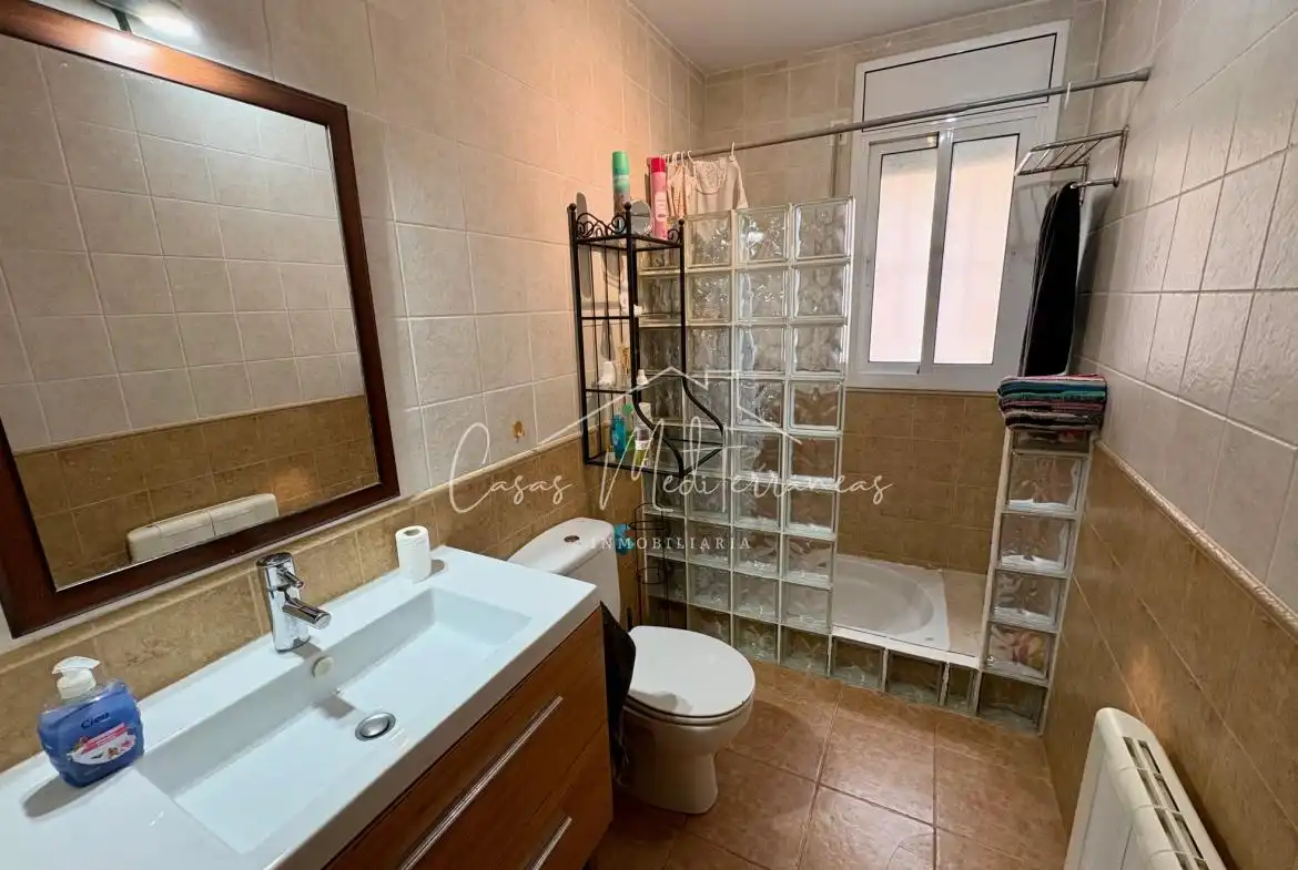 Baño de Casa adosada en venta en Mont-roig del Camp con Aire acondicionado, Calefacción y Terraza