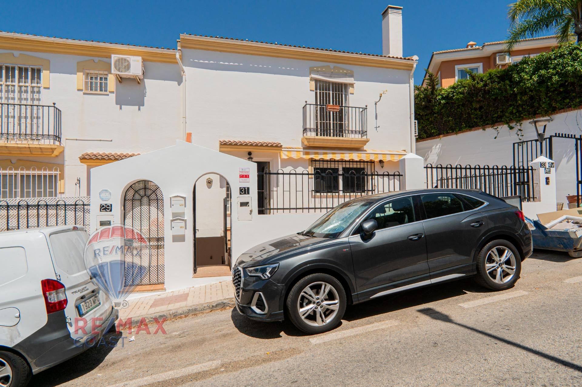 Exterior view of Single-family semi-detached for sale in Málaga Capital  with Storage room and Alarm