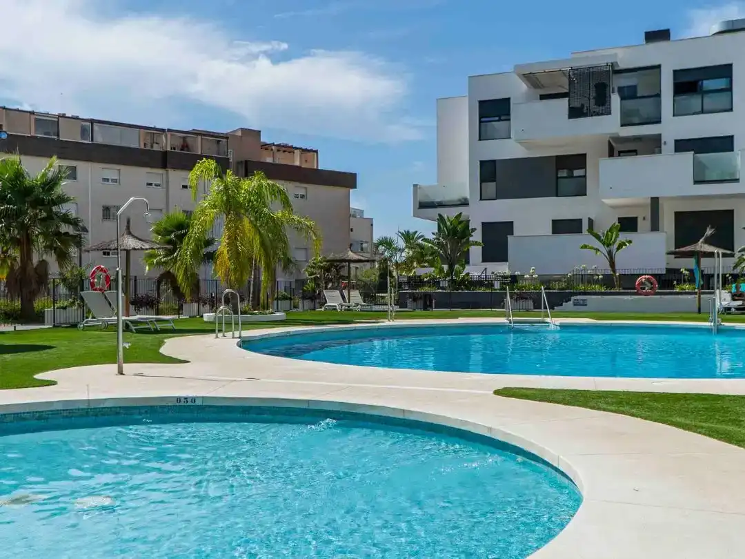 Piscina de Pis en venda en Playamar - Benyamina