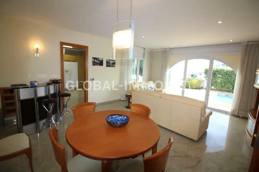 Comedor de Casa o chalet en venta en Roses con Aire acondicionado, Calefacción y Jardín privado