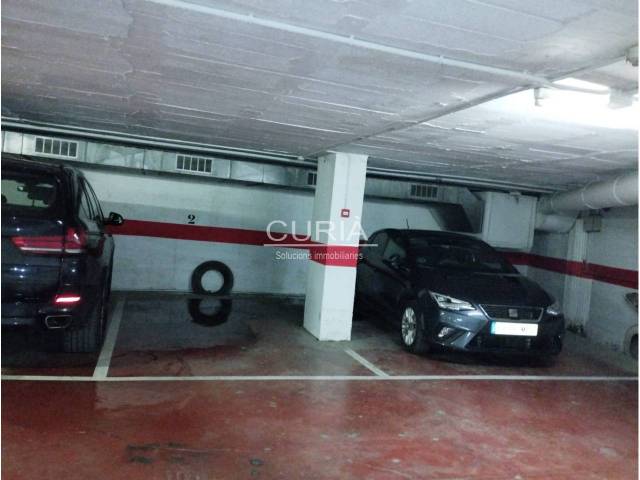 Garaje en Alquiler en Calle Sierra de Prades en Joc de la Bola - Camps d'Esports