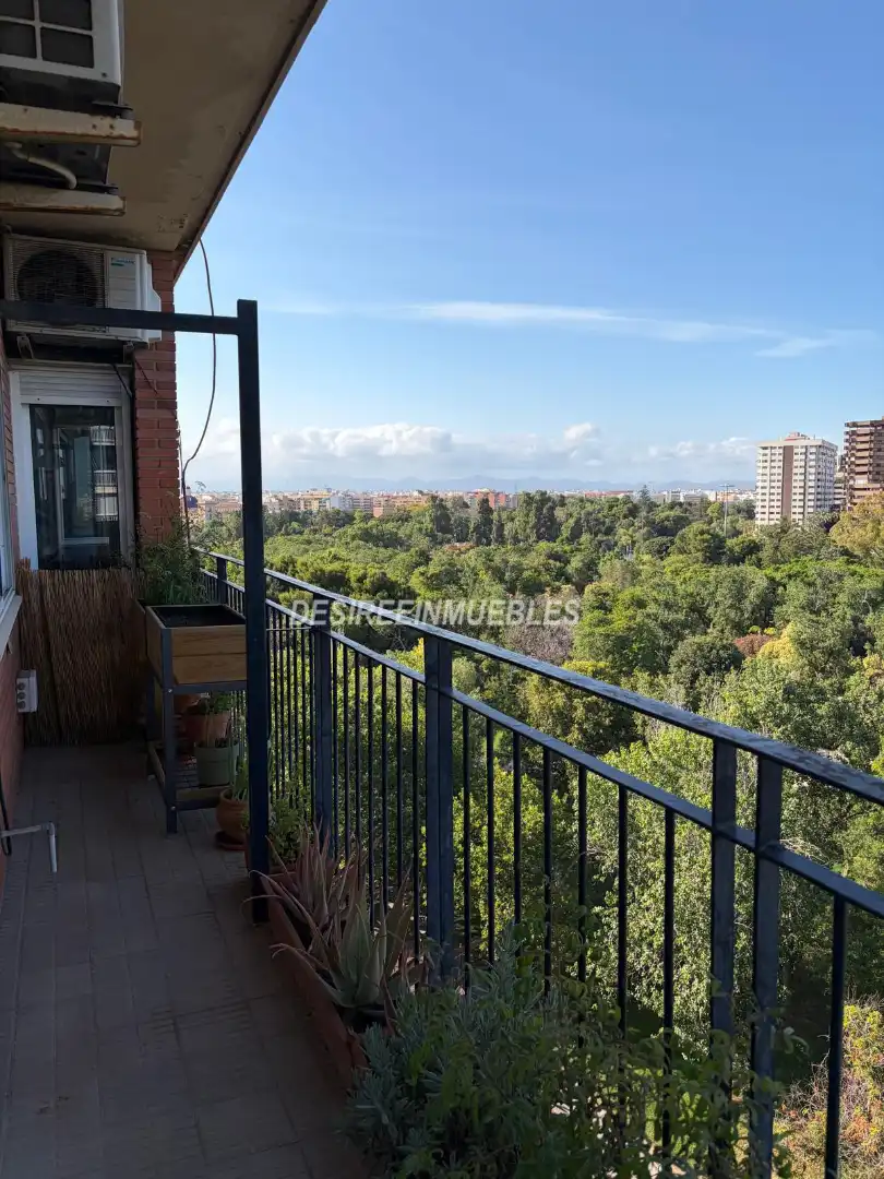 Vista exterior de Piso de alquiler en Valencia con Aire acondicionado, Calefacción y Parquet