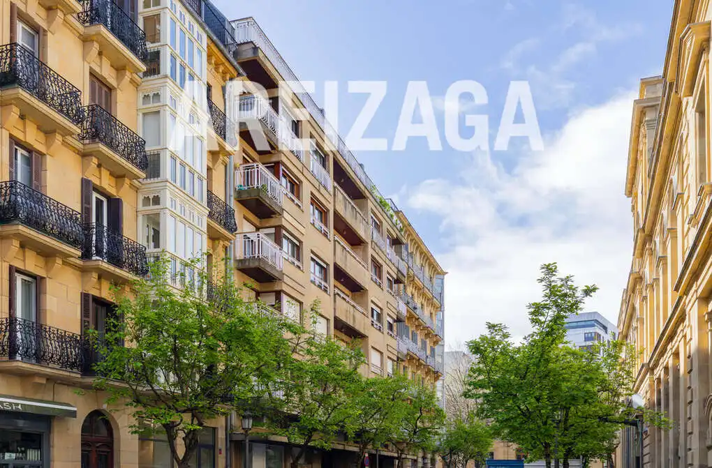 Vista exterior de Piso en venta en Donostia - San Sebastián  con Calefacción, Amueblado y Balcón