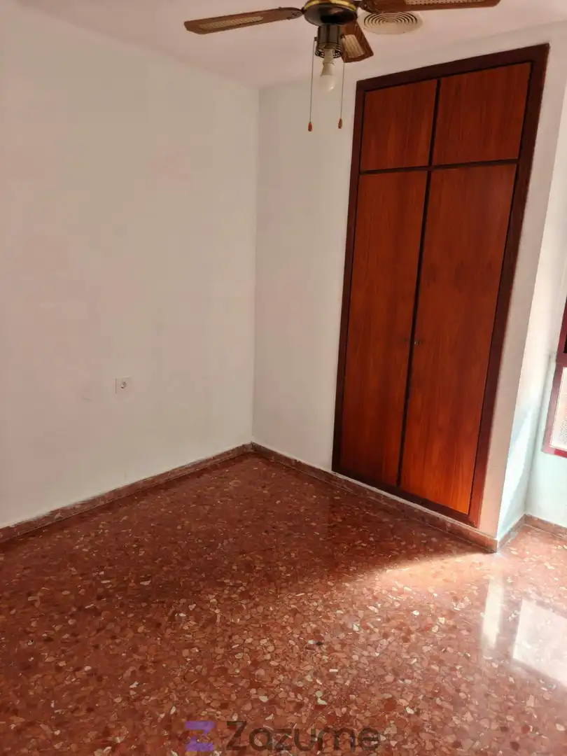 Schlafzimmer von Wohnung zur Miete in Mislata mit Terrasse, Ofen und Waschmaschine