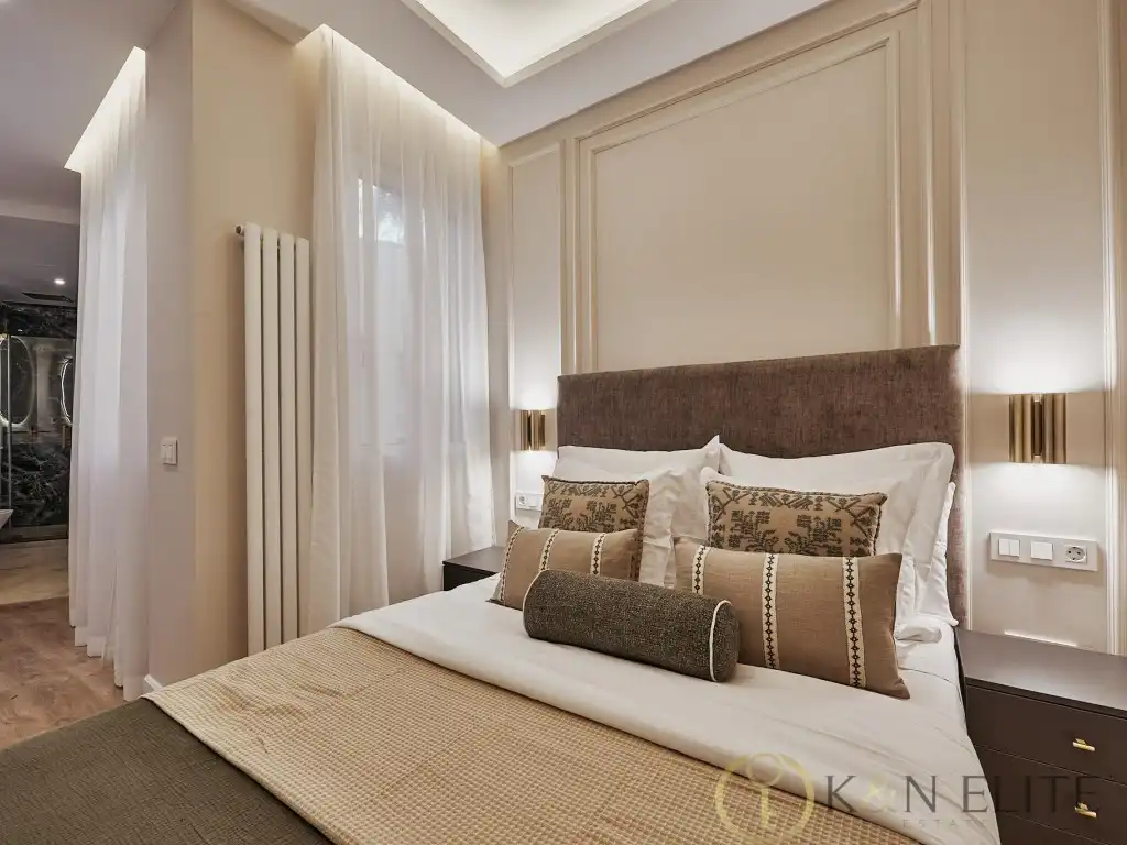 Bedroom of Attic for sale in Madrid  with Air Conditioner, Terrace and Swimming Pool