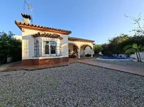 Vista exterior de Casa o chalet en venta en Chiclana de la Frontera