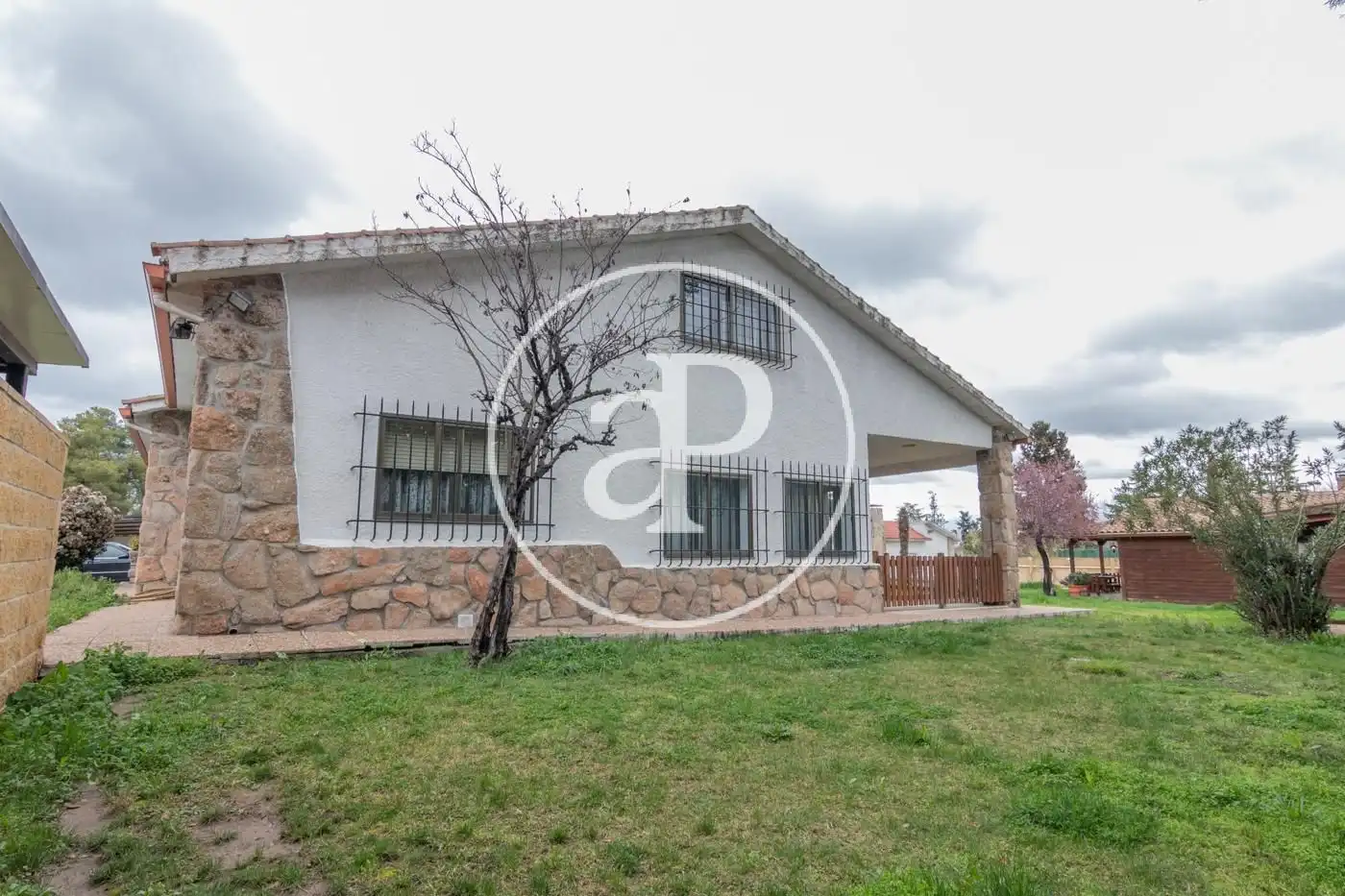Exterior view of Houses for sale in Madrid  with Heating, Private garden and Terrace