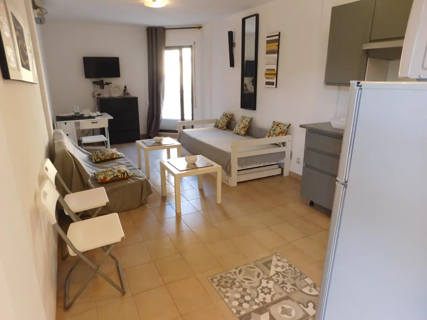Sala de estar de Estudio de alquiler en Roses con Amueblado, Horno y Lavadora