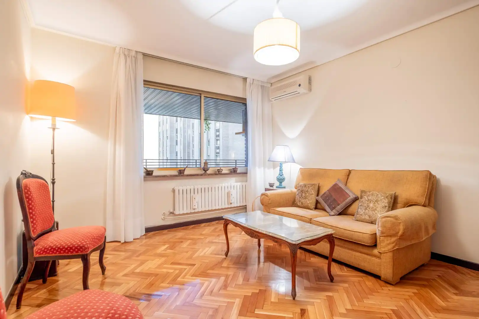 Sala de estar de Piso en venta en Zaragoza con Calefacción, Terraza y Balcón