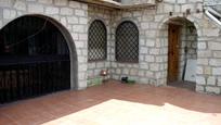 Casa o xalet en venda en  Toledo Capital amb Calefacció, Jardí privat i Parquet