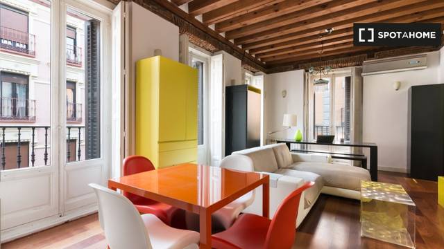 Piso en Alquiler en Universidad - Malasaña