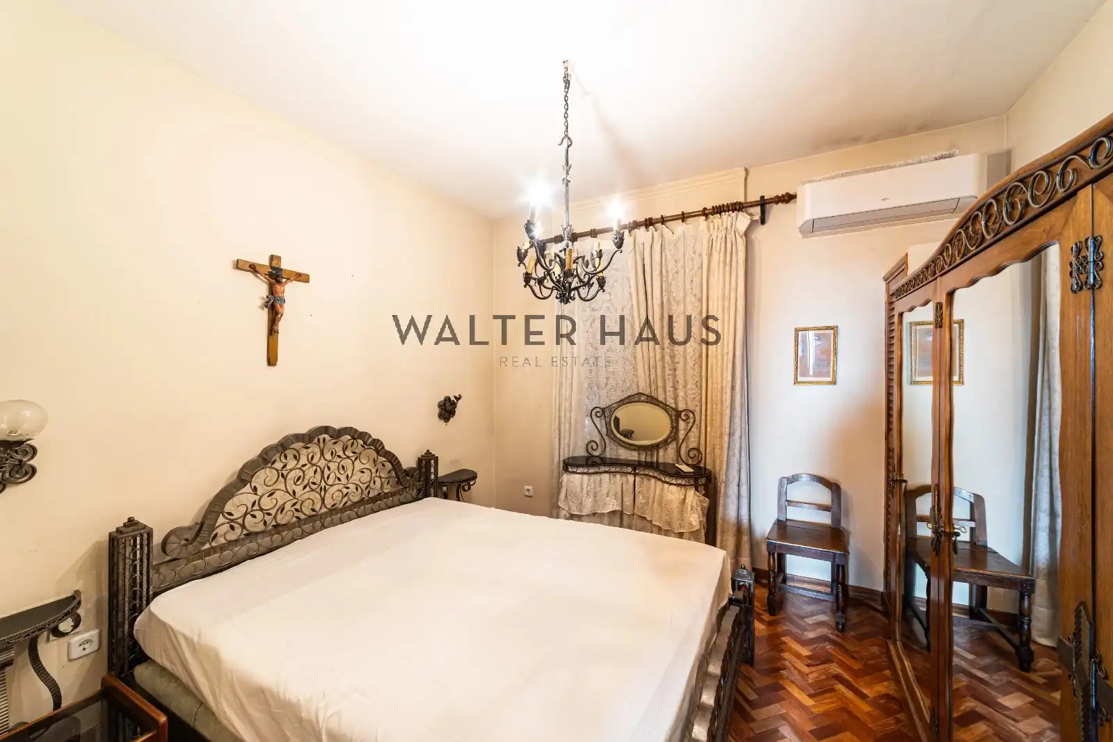 Bedroom of Flat for sale in Madrid  with Air Conditioner and Heating