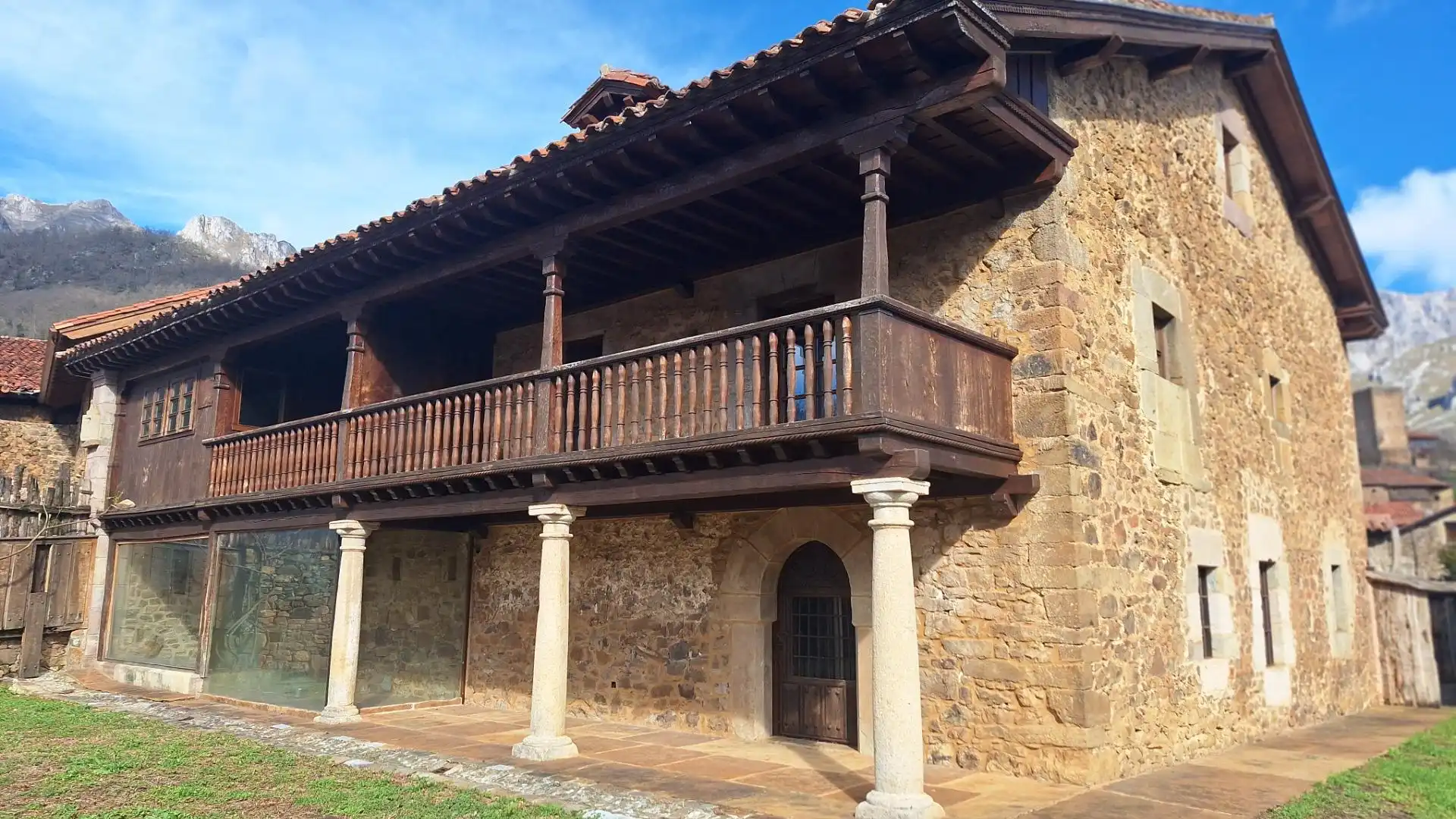 Exterior view of Houses for sale in Camaleño  with Heating, Private garden and Terrace