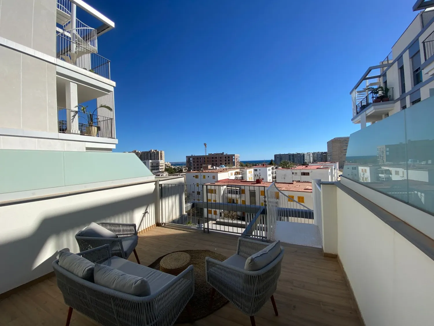 Terrassa de Pis de lloguer en El Campello amb Aire condicionat, Terrassa i Traster