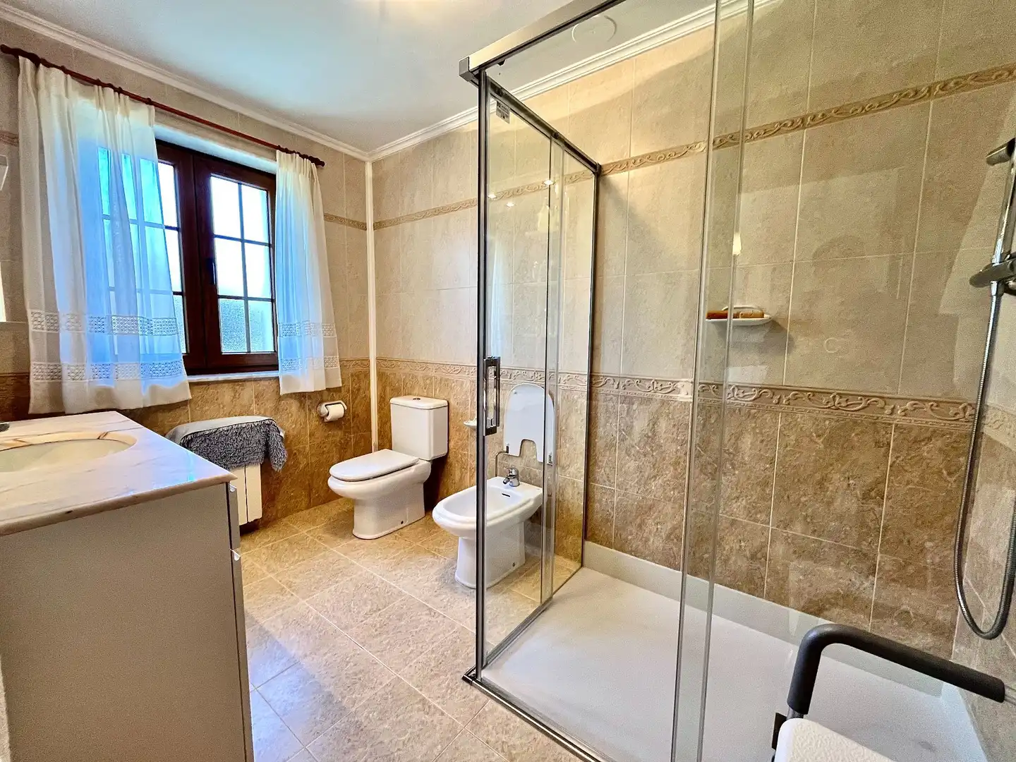 Badezimmer von Haus oder Chalet zum Verkauf in Valdoviño mit Heizung, Privatgarten und Abstellraum