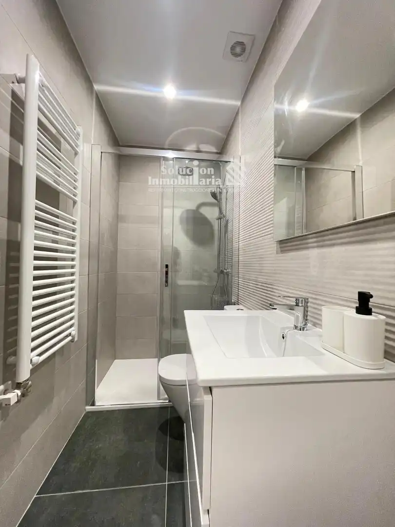 Bathroom of Flat for rent in Salamanca  with Heating and Furnished
