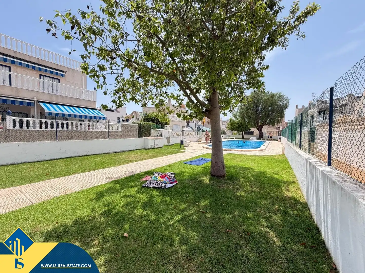 Piscina de Casa o xalet en venda en Torrevieja amb Aire condicionat, Terrassa i Traster