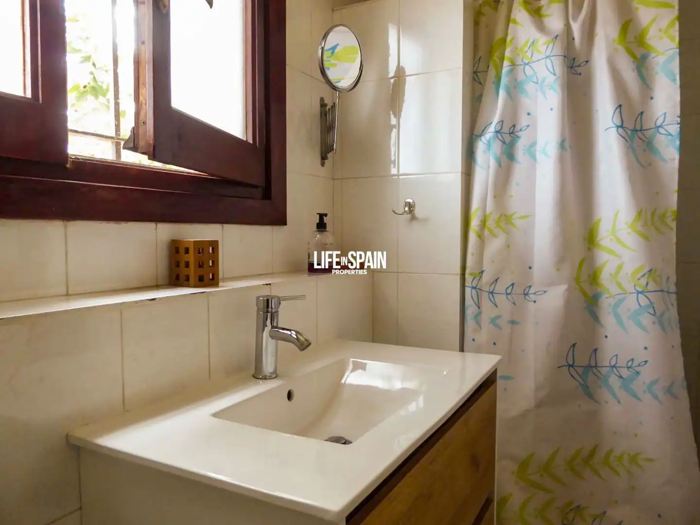 Badezimmer von Country house zum Verkauf in Rasquera mit Klimaanlage, Privatgarten und Terrasse