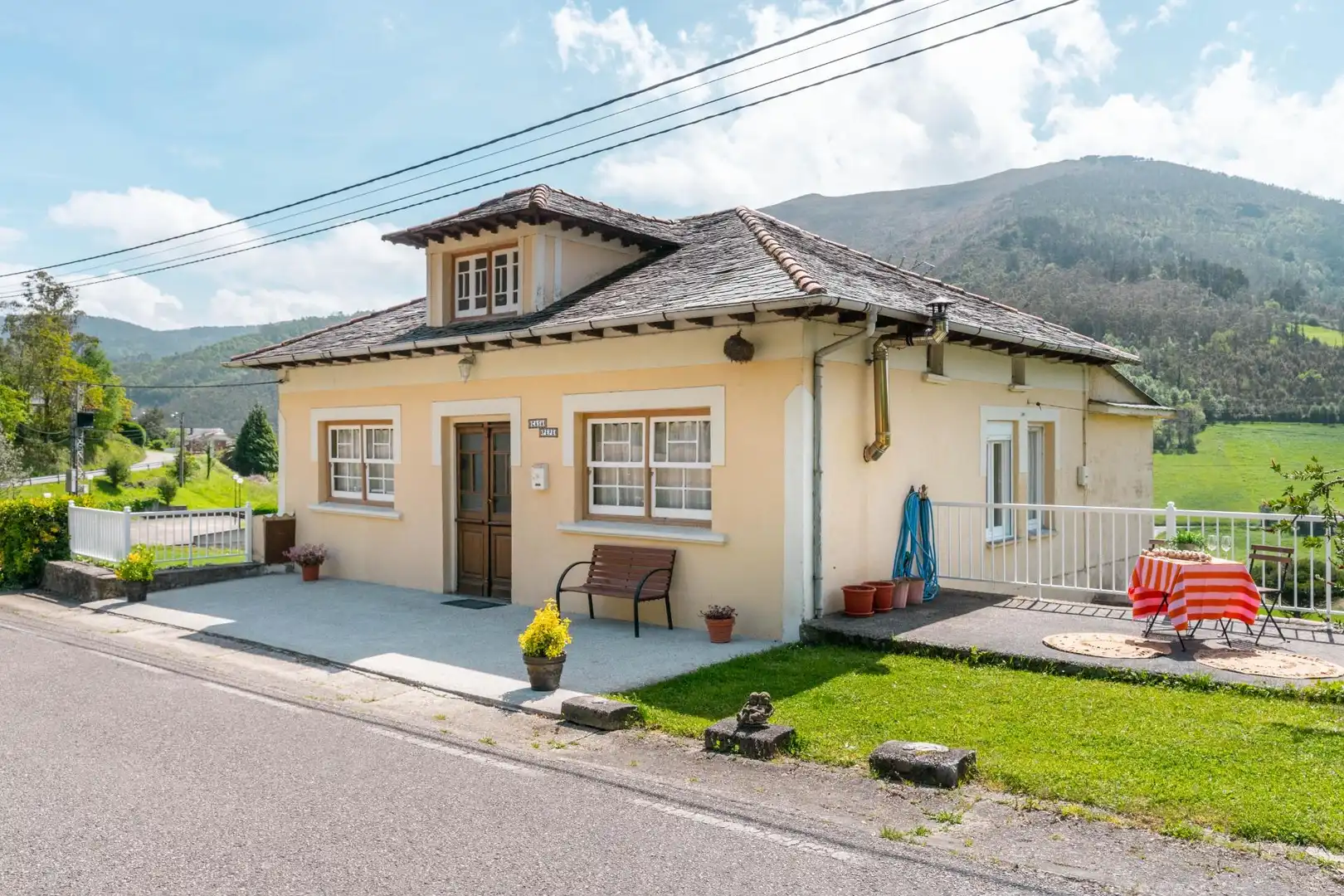 Casa en venda a Coaña, imagen 3