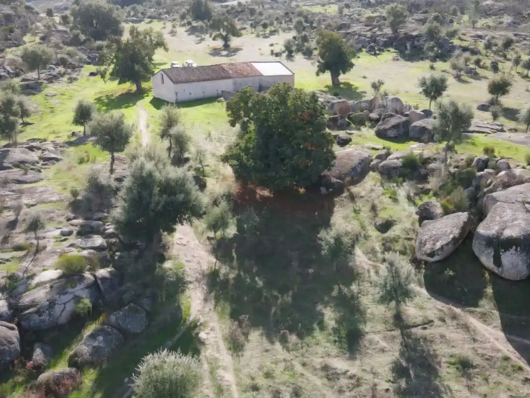 Casa rústica amb jardí en venda a Calle Huertas 56, imagen 3