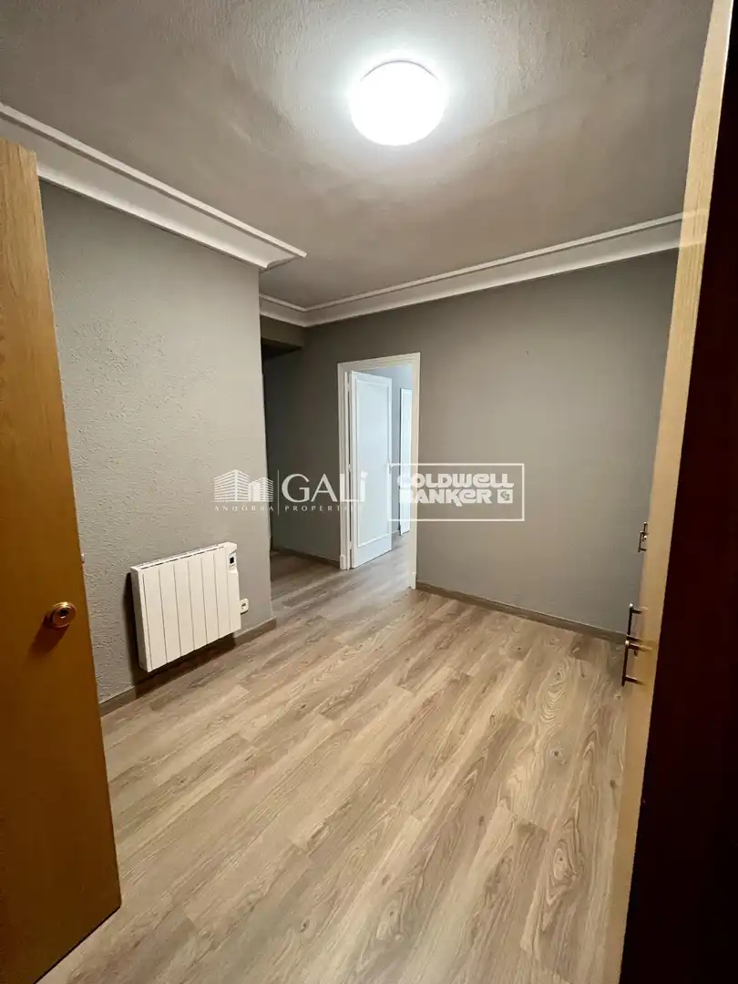 Piso en venta en Andorra la Vella con Calefacción, Parquet y Terraza