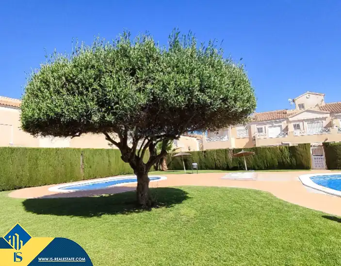 Jardí de Pis en venda en Torrevieja amb Terrassa, Moblat i Piscina comunitària