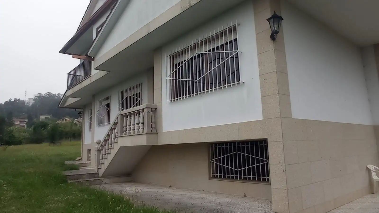 Vista exterior de Casa o chalet en venta en Vigo  con Calefacción, Jardín privado y Parquet