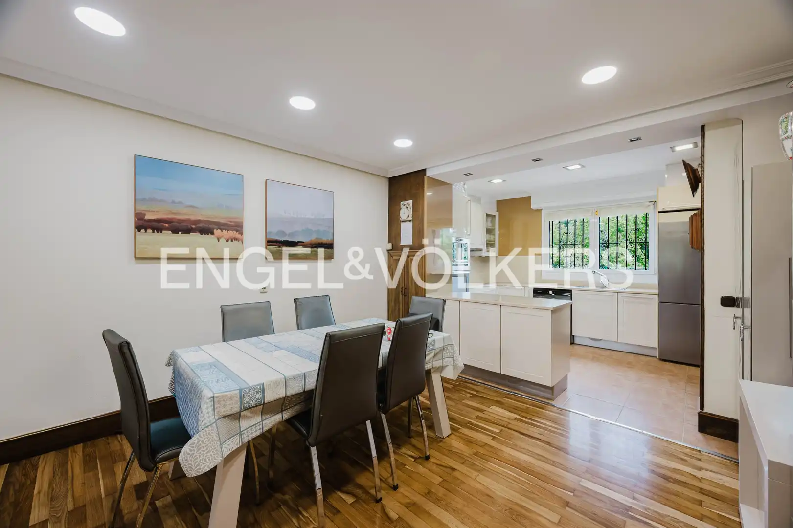 Dining room of Houses for sale in Donostia - San Sebastián   with Air Conditioner, Heating and Private garden