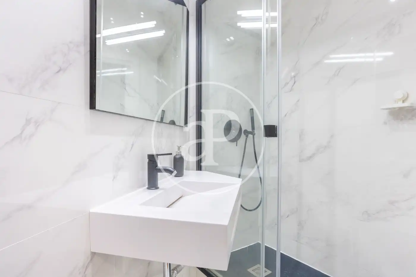Baño de Piso de alquiler en Valencia con Aire acondicionado, Calefacción y Amueblado