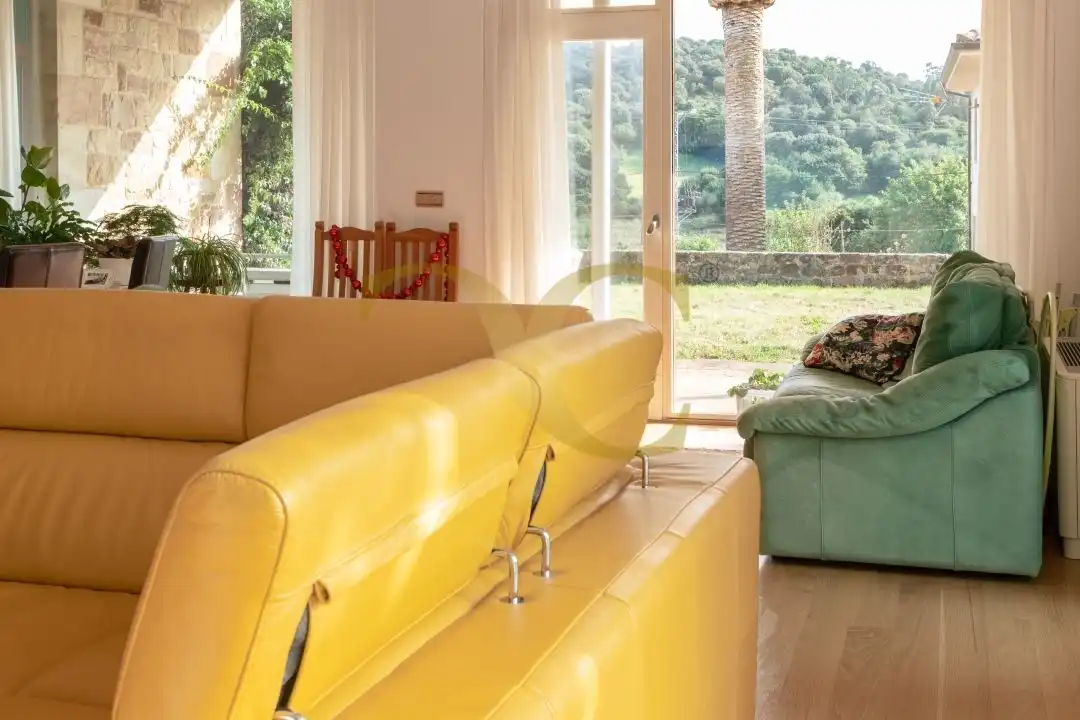 Sala de estar de Casa o chalet en venta en Santa Cruz de Bezana con Aire acondicionado, Calefacción y Jardín privado