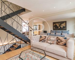 Living room of Flat to rent in  Madrid Capital  with Air Conditioner, Heating and Private garden