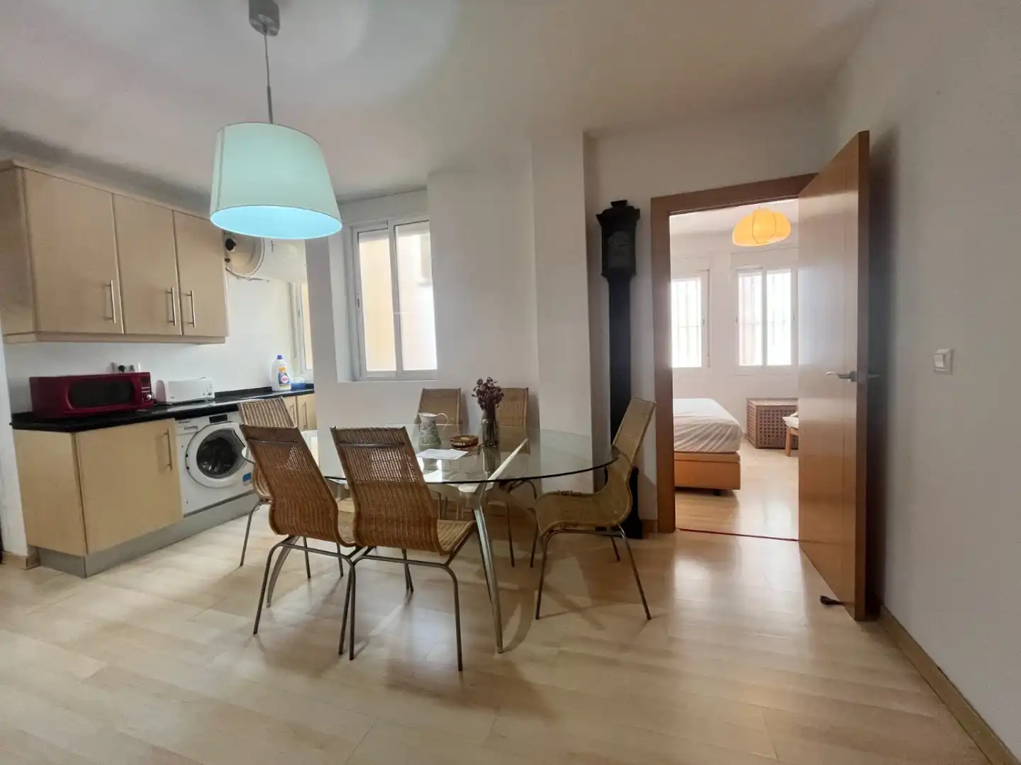 Comedor de Apartamento de alquiler en Sevilla con Aire acondicionado, Calefacción y Amueblado