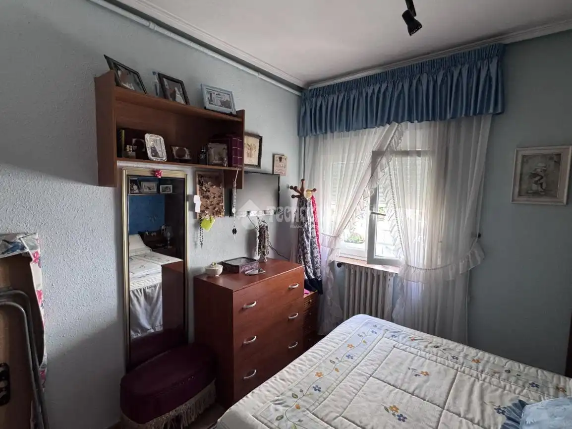 Habitación de Piso en venta en León Capital  con Calefacción, Parquet y Trastero