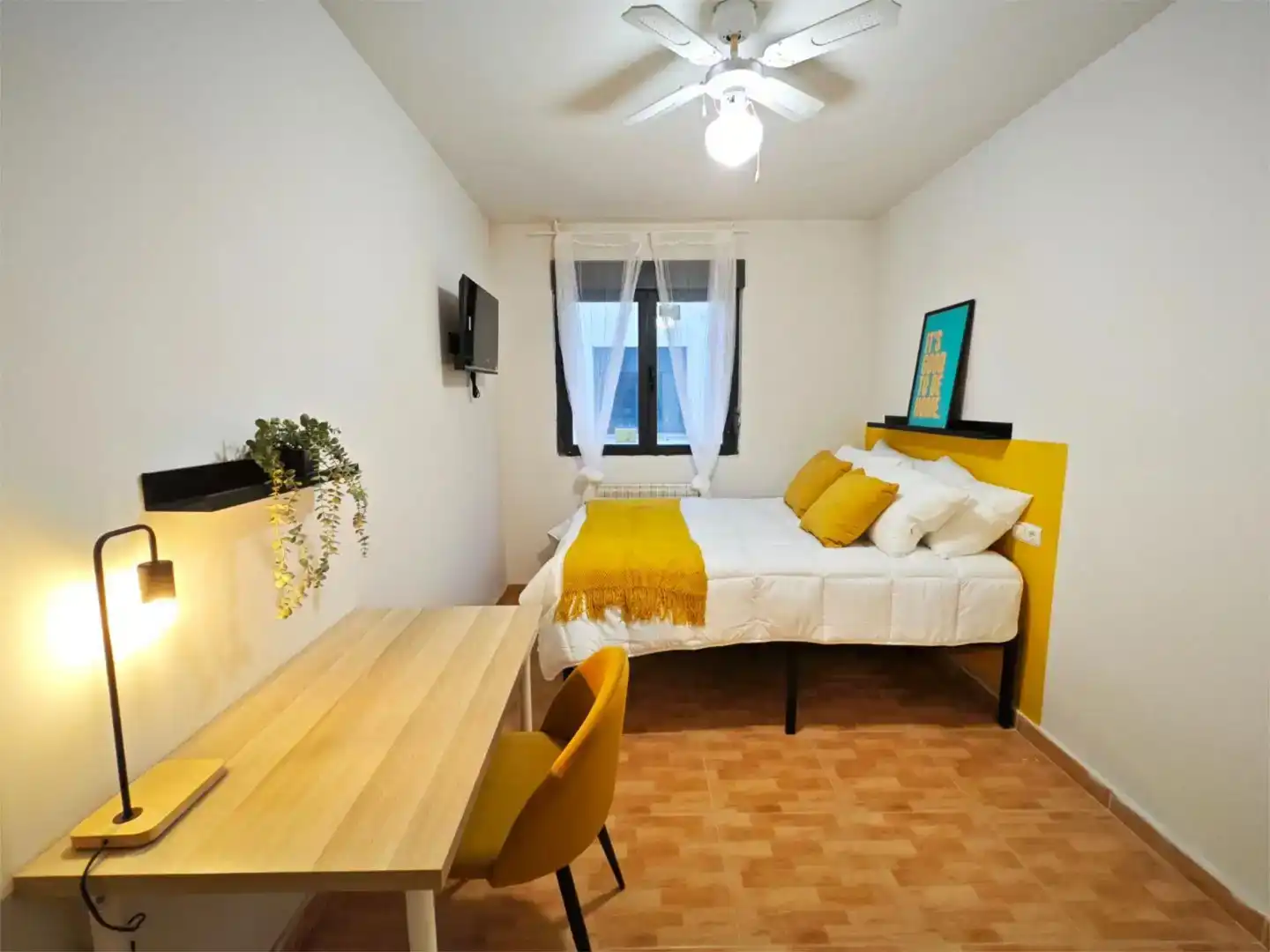 Bedroom of Flat for share in León Capital   with Storage room and Furnished