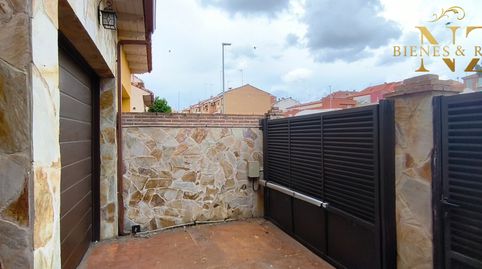 Foto 4 de Casa o xalet en venda a Calle Miguel de Unamuno, Yuncos, Toledo