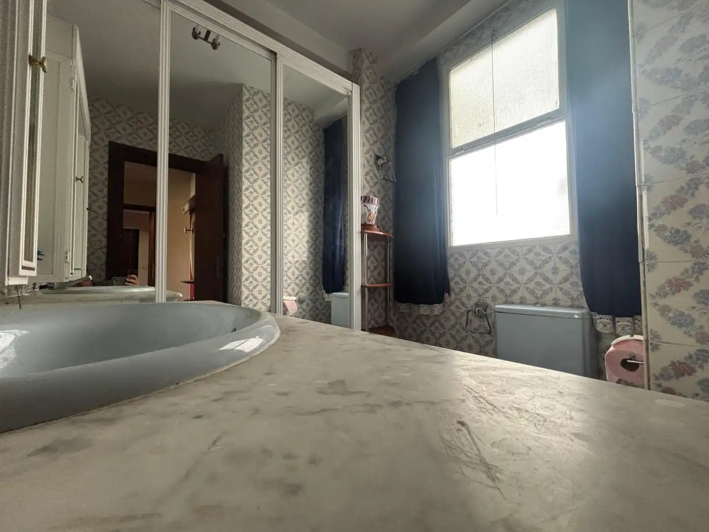 Bathroom of Flat for sale in Sevilla  with Air Conditioner