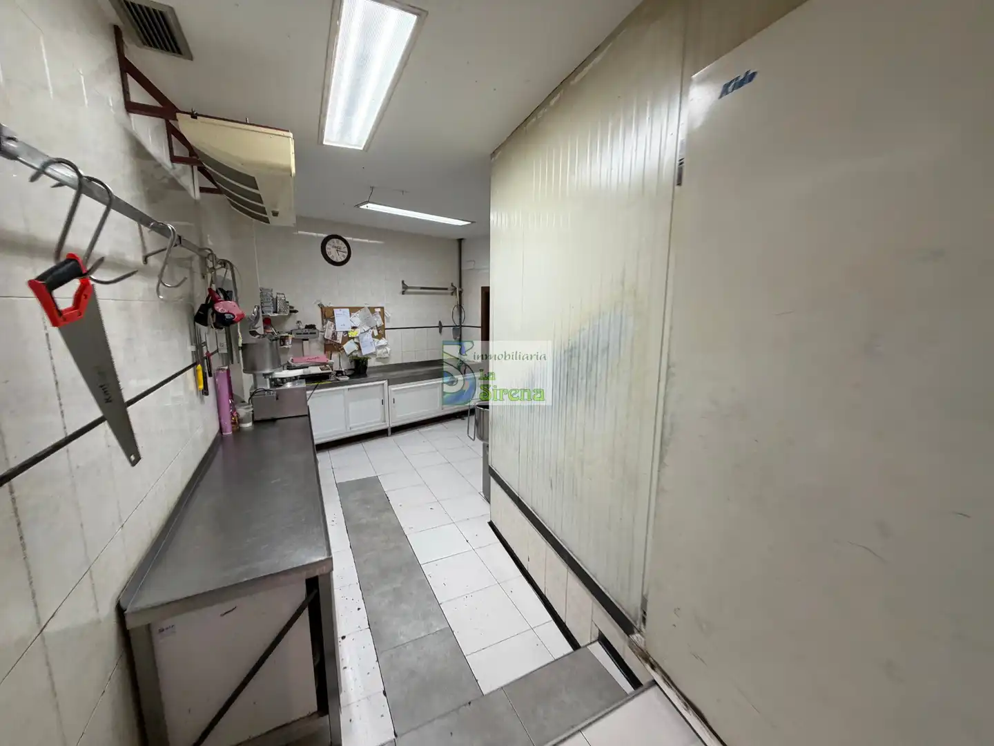 Business premises for transfer in Calle Eladio Laredo 4, imagen 14