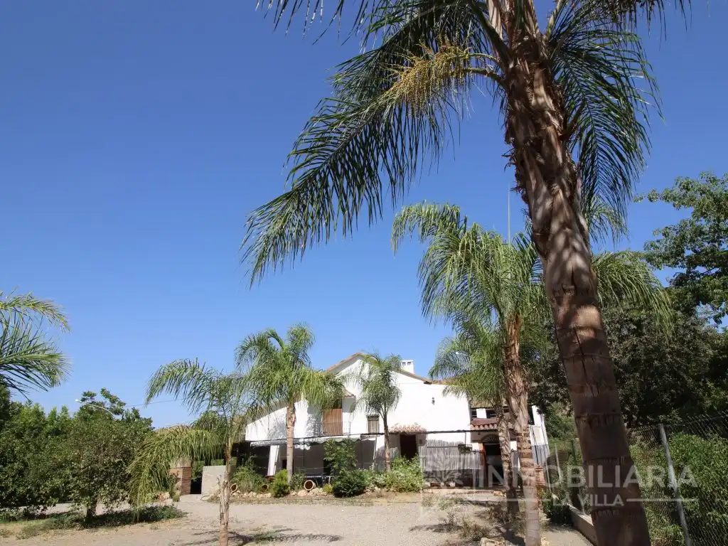 Vista exterior de Casa o xalet en venda en Álora amb Aire condicionat, Jardí privat i Terrassa