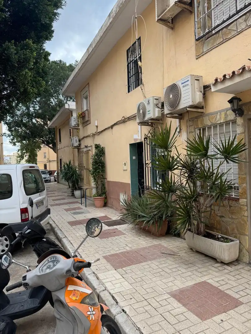 Exterior view of Houses for sale in Málaga Capital  with Heating, Terrace and Furnished