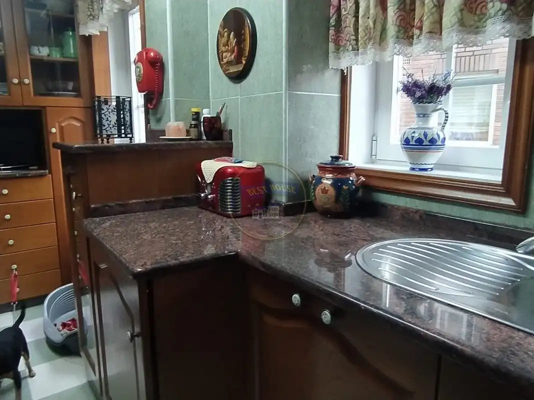 Cocina de Piso en venta en Vigo  con Calefacción, Terraza y Trastero